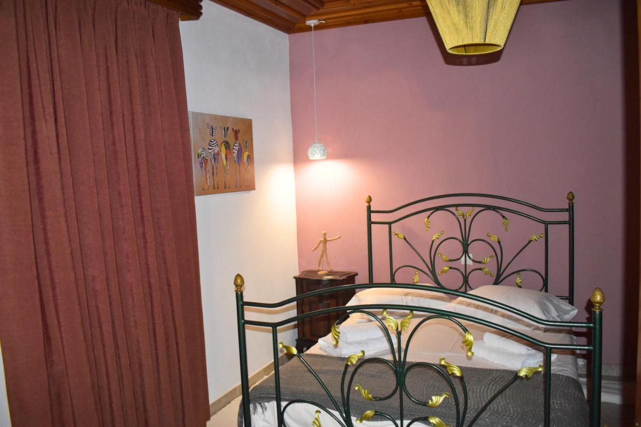 Lila'S Guest House Mikros Prinos Exterior photo